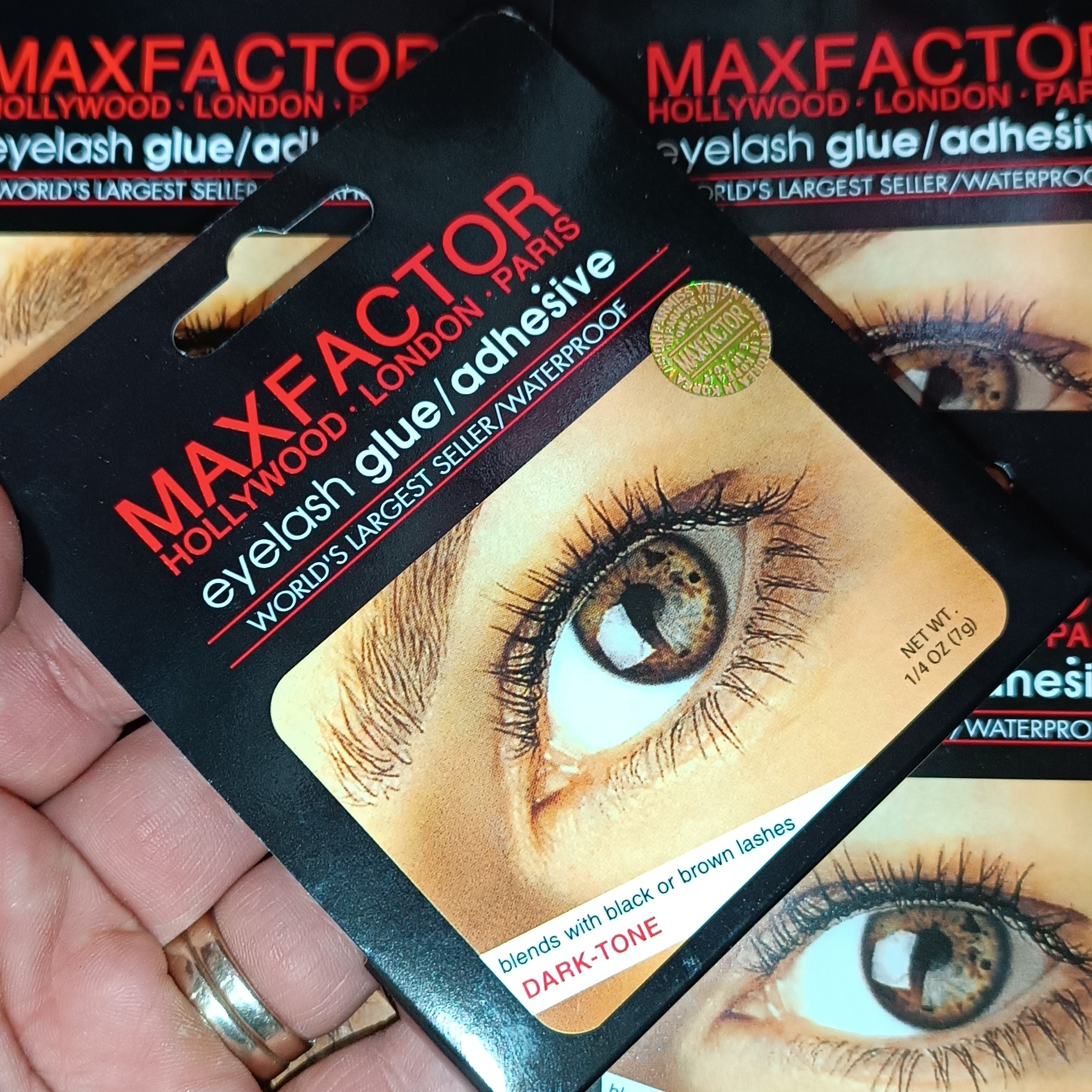 چسب مژه یک ماهه مکس فکتور اصل کره ای چسبمژه مکس فاکتور چسب مژه تیوپی چسب کاشت مژه maxfactor بهترین چسب مژه مصنوعی