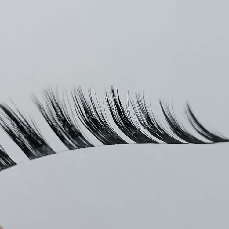 مژه فیشر لئو فاکس چپ و راست سایز 16 مژه مصنوعی ریسه ای فیشر فوکس انواع مژه ریسه ای کایلی کینگ مژه دوبل چسب کاشتمژه موجود