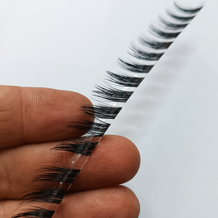 مژه فیشر لئو فاکس چپ و راست سایز 16 مژه مصنوعی ریسه ای فیشر فوکس انواع مژه ریسه ای کایلی کینگ مژه دوبل چسب کاشتمژه موجود