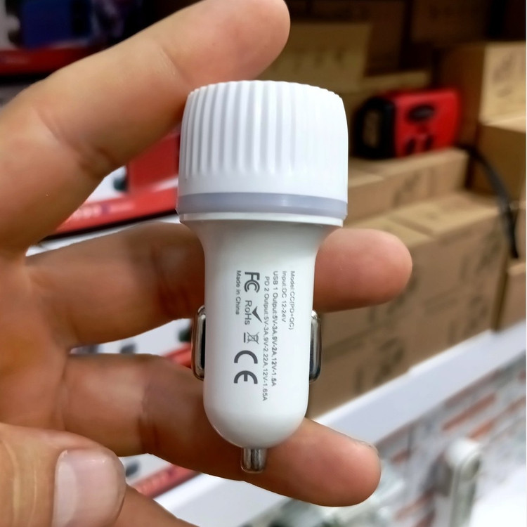 شارژر فندکی ماشین با 2 خروجی همزمان USB و PD با کیفیت بالا و بدون نوسان آکبند و پلمپ ، مناسب انواع گوشی موبایل