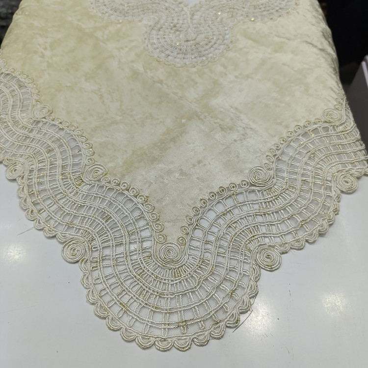 رومیزی روپشتی دانتل مخمل مربع 75*75 طرح درسا