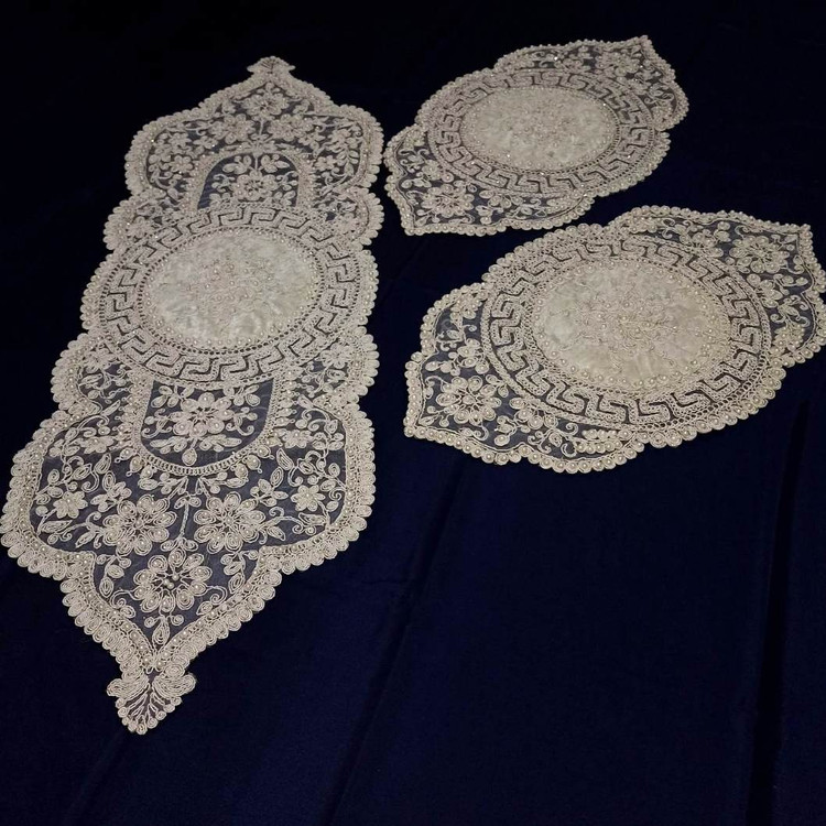 سرویس رومیزی 5 تکه مروارید دوزی دانتل مخمل طرح ترک مدل ورساچه
