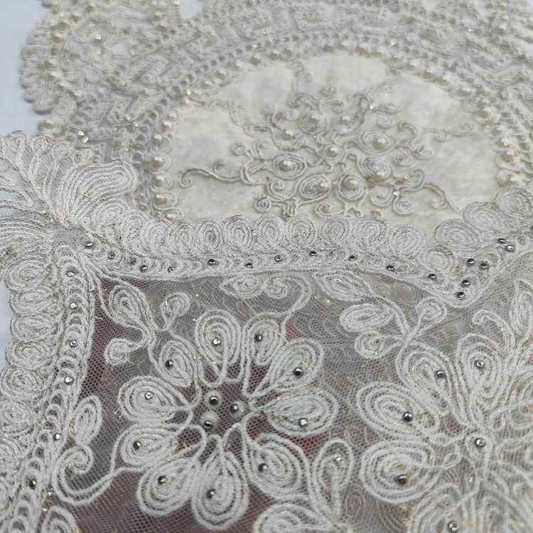 رومیزی رانر بزرگ نهارخوری 6 و 8 نفره مروارید دوزی دانتل طرح ترک خاص مدل ورساچه 45*135