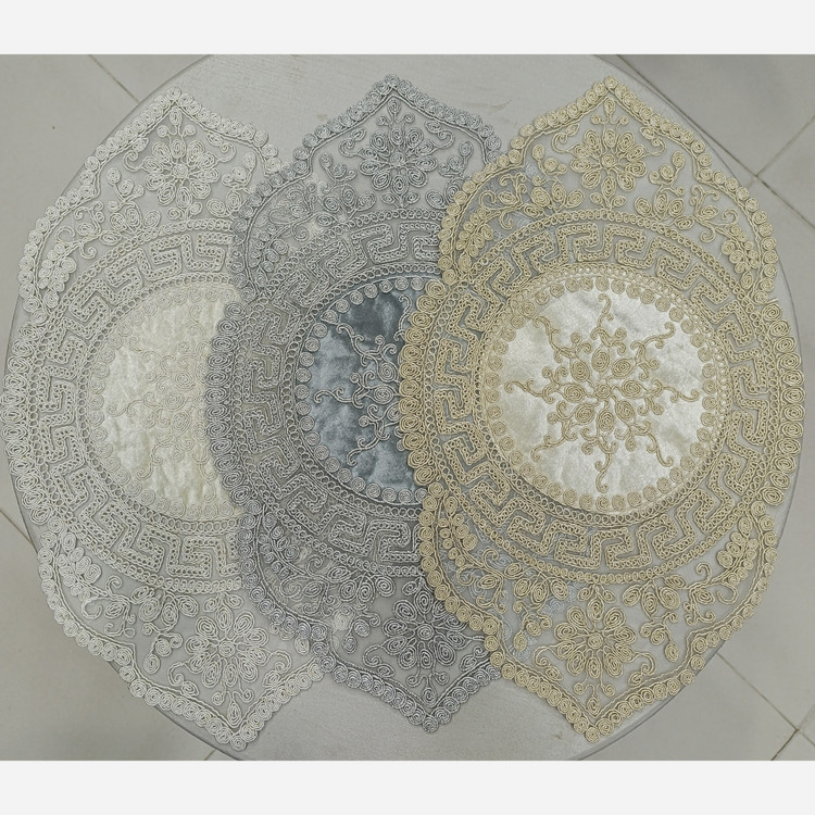 رومیزی عسلی جلومبلی دانتل طرح ترک مدل ورساچه 30*50