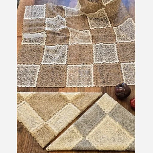 رومیزی روپشتی حریر گیپور مربع 80*80 طرح مدرن