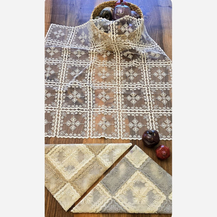 رومیزی روپشتی حریر گیپور مربع 80*80 طرح برگ