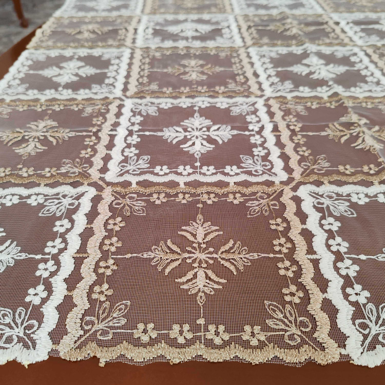 رومیزی روپشتی حریر گیپور مربع 80*80 طرح برگ